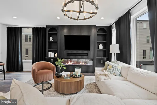 $815,000 | 3011 Sunrise Walk, Philadelphia, PA 19125