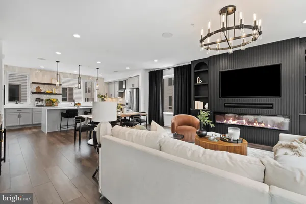 $815,000 | 3011 Sunrise Walk, Philadelphia, PA 19125