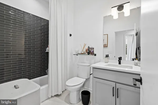 $815,000 | 3011 Sunrise Walk, Philadelphia, PA 19125