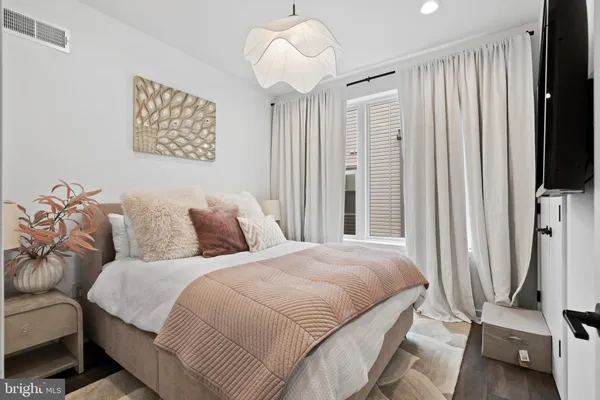 $815,000 | 3011 Sunrise Walk, Philadelphia, PA 19125