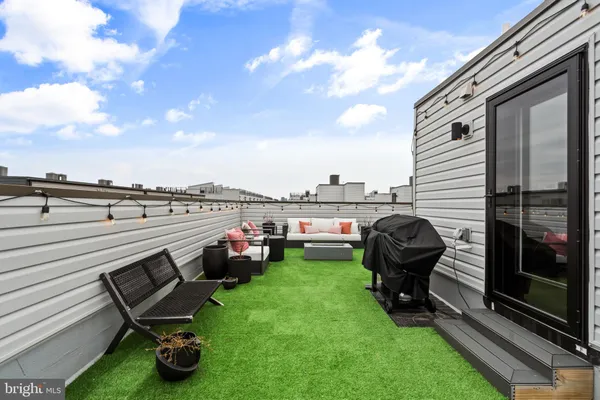 $815,000 | 3011 Sunrise Walk, Philadelphia, PA 19125