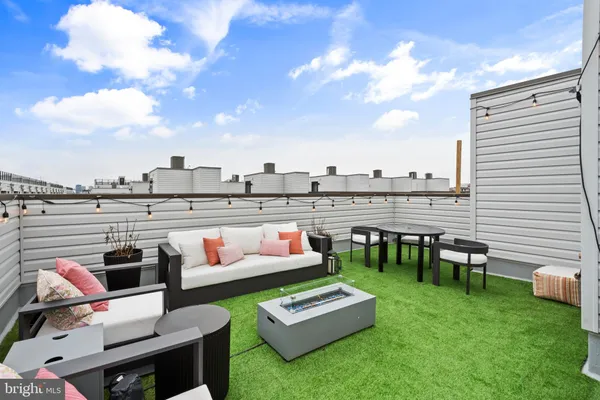 $815,000 | 3011 Sunrise Walk, Philadelphia, PA 19125