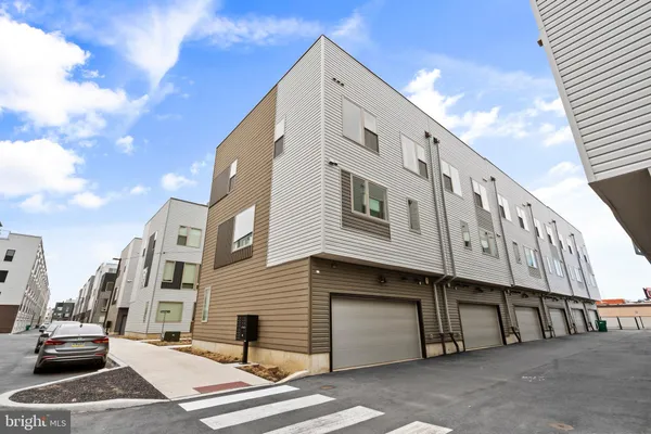 $815,000 | 3011 Sunrise Walk, Philadelphia, PA 19125