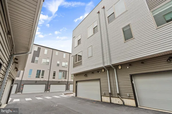 $815,000 | 3011 Sunrise Walk, Philadelphia, PA 19125