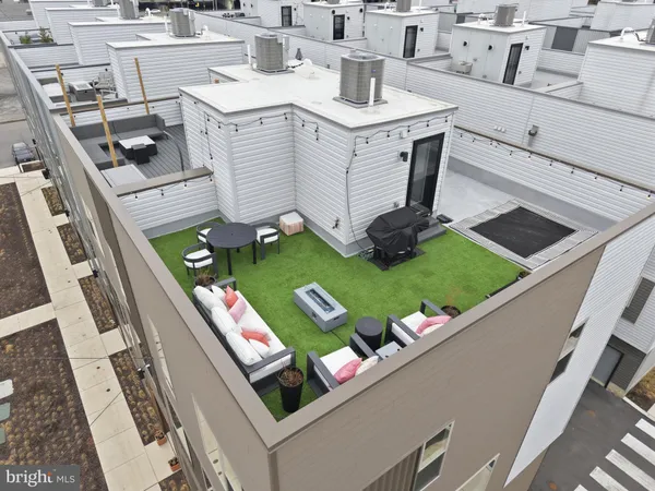 $815,000 | 3011 Sunrise Walk, Philadelphia, PA 19125