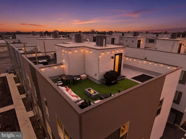 $815,000 | 3011 Sunrise Walk, Philadelphia, PA 19125