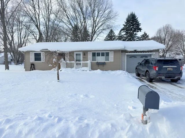 $179,900 | 620 Glenn Street, Reed City, MI 49677