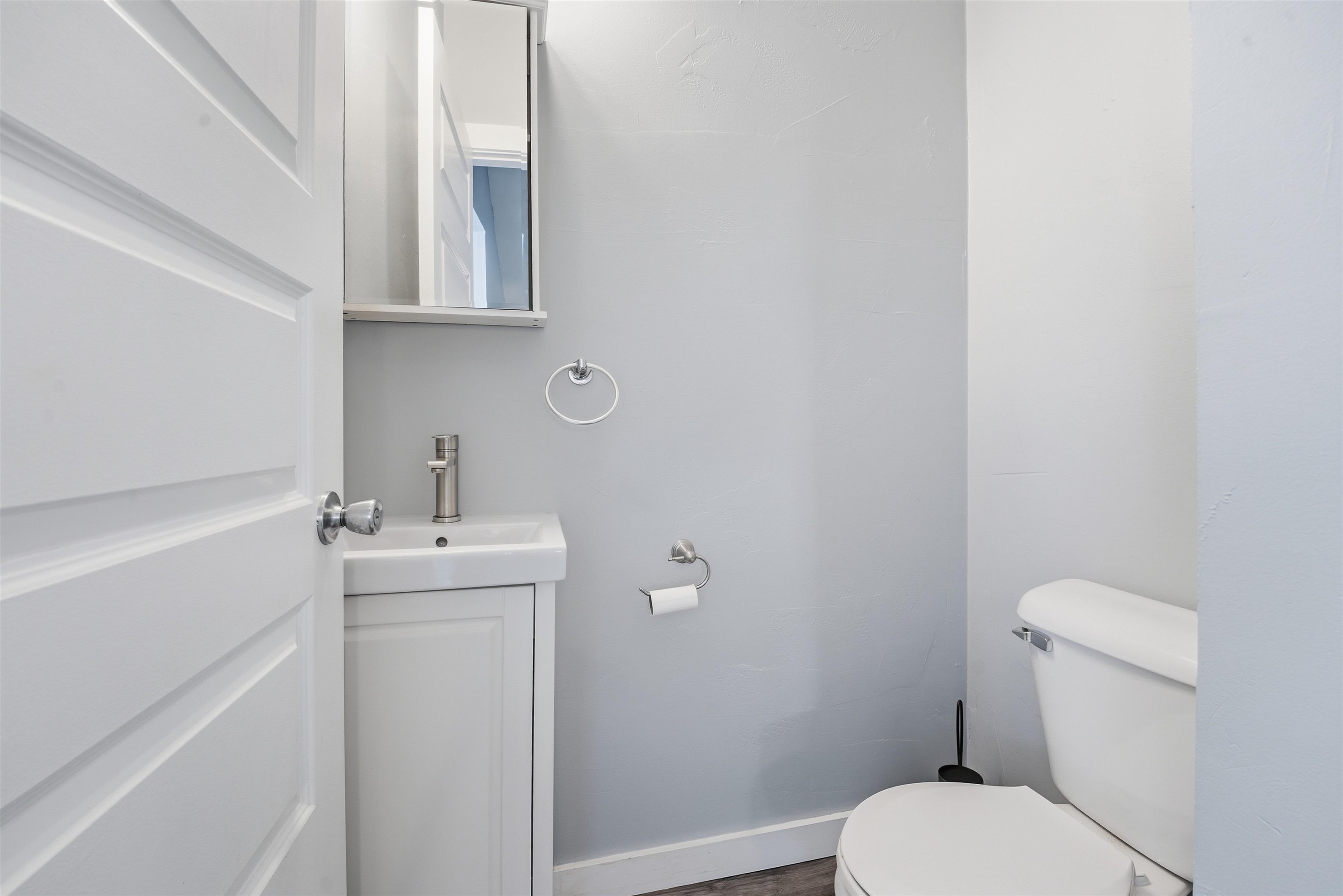 513 Evans Street Oshkosh, WI 54901 - Photo 11 of 21