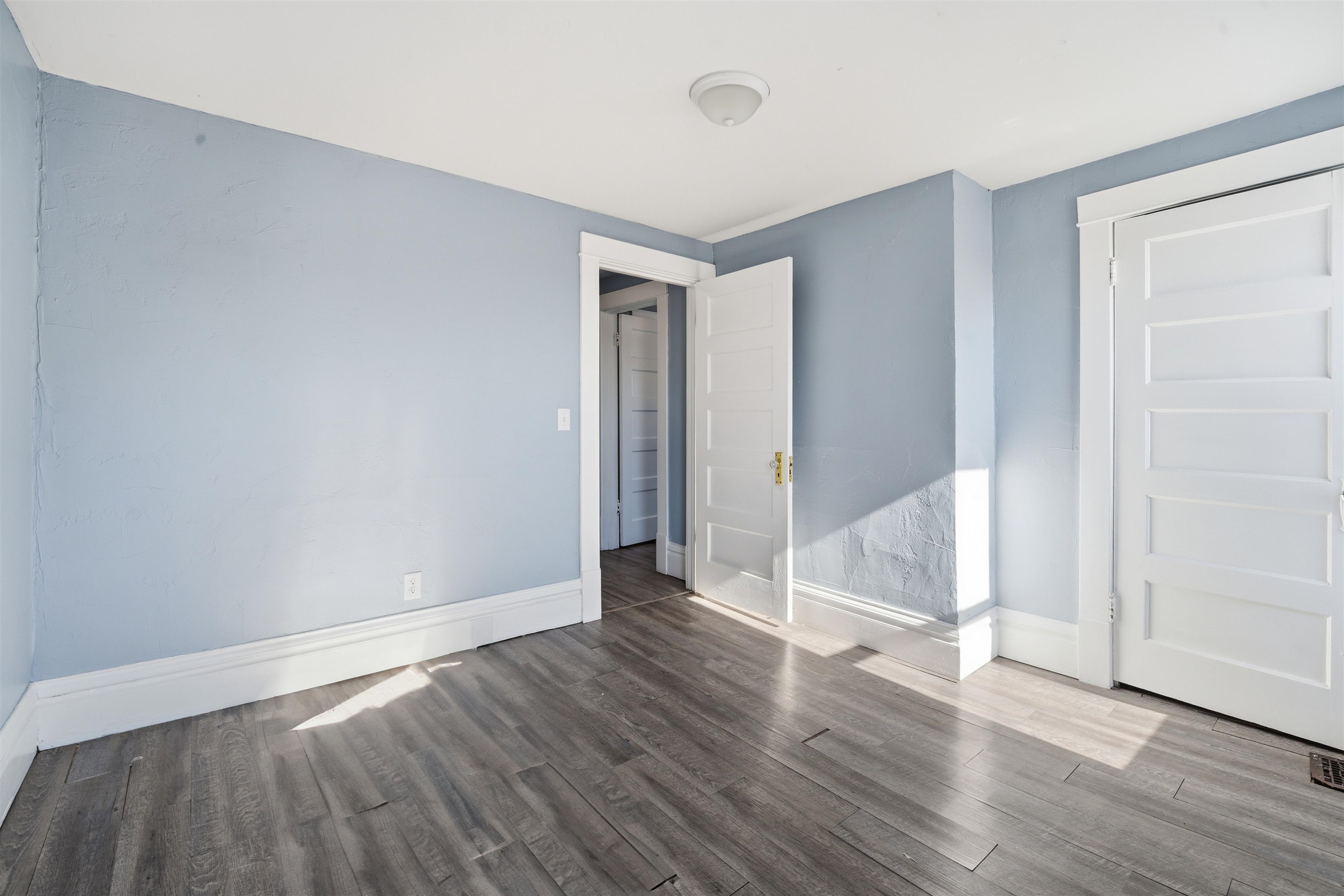 513 Evans Street Oshkosh, WI 54901 - Photo 17 of 21