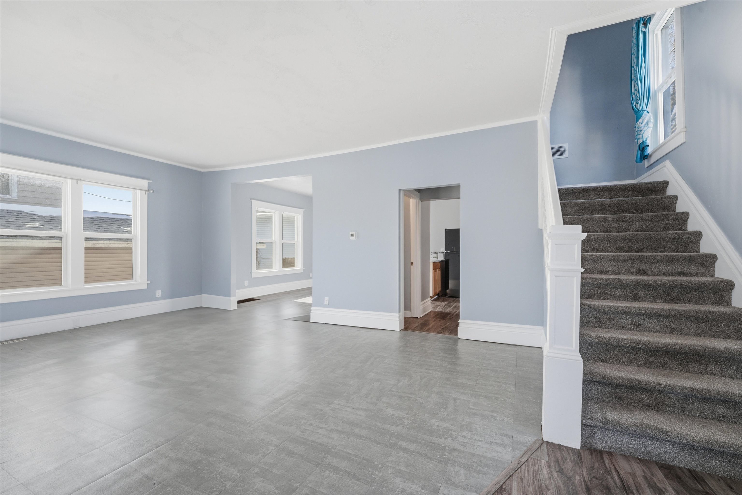 513 Evans Street Oshkosh, WI 54901 - Photo 2 of 21