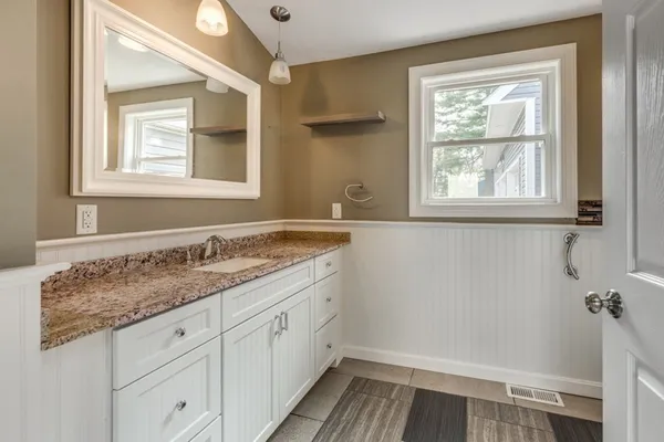 $3,200 | 8 Pluff Avenue, Unit 1, North Reading, MA 01864