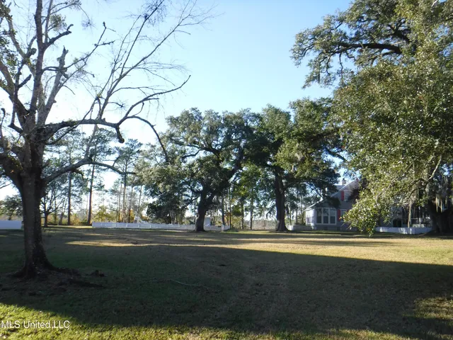 $85,000 | 25 Devils Elbow, Diamondhead, MS 39525