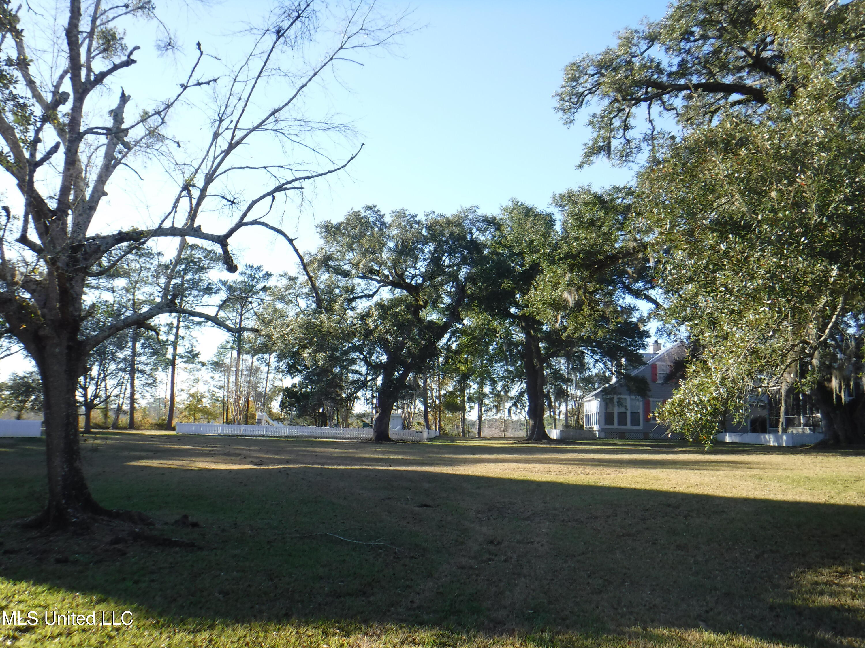 E7DB3543-6373-4E40-9866-73FC3AF465E5