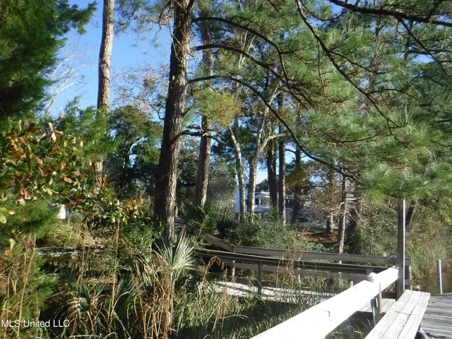 $85,000 | 25 Devils Elbow, Diamondhead, MS 39525