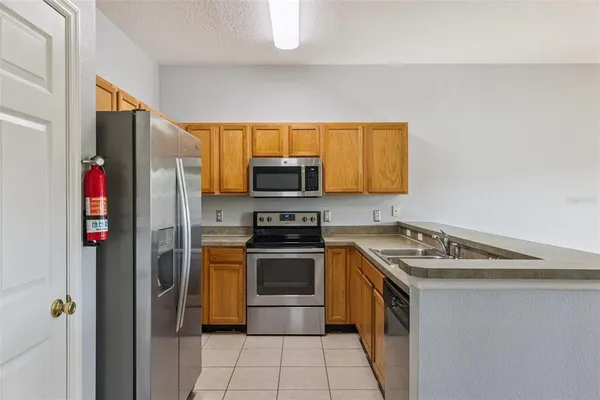 $2,200 | 841 Park Grove Court, Orlando, FL 32828