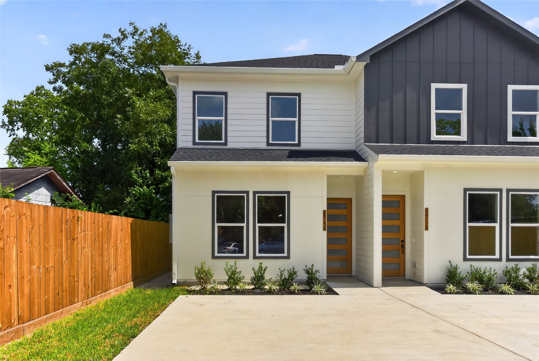 6815 Stearns Street Houston, TX 77021 - Photo 35 of 35 Newly completed--modern construction finished and fully ready for its first owners/tenants. Call today to book your personal walk-through of this fresh build.