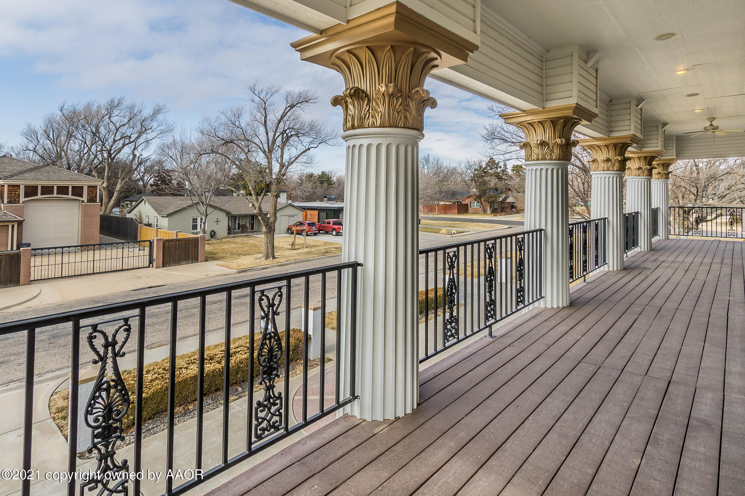 1505 South Rusk Street Amarillo, TX 79102 - Photo 26 of 38 Front Balcony