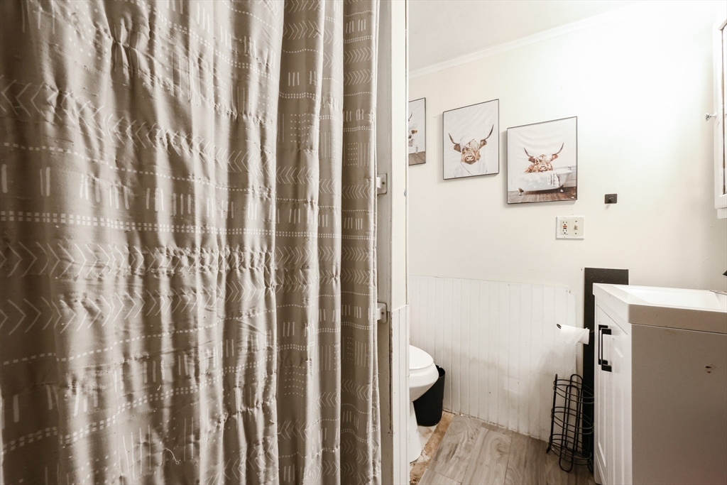 18 Apache Drive North Adams, MA 01247 - Photo 2 of 42