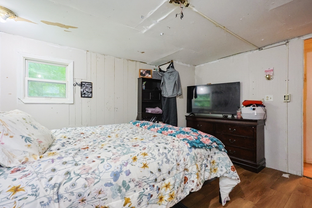 18 Apache Drive North Adams, MA 01247 - Photo 7 of 42