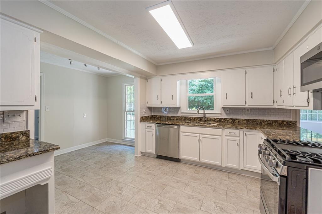 3213 Bobbie Lane Decatur, GA 30032 - Photo 7 of 30