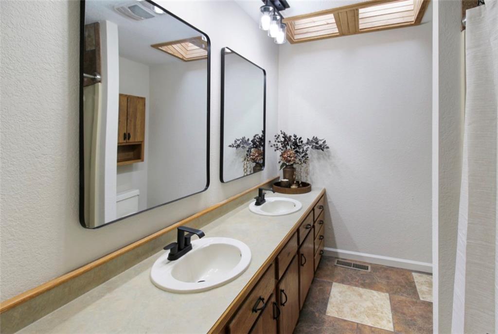 1104 Meadow Road Cherryvale, KS 67335 - Photo 26 of 44 Gallery Image 26