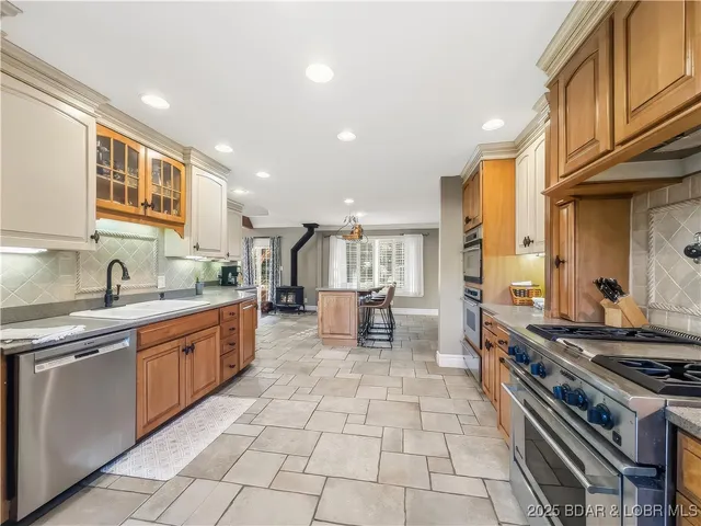 $1,900,000 | 2197 Willow Creek Road, Camdenton, MO 65020