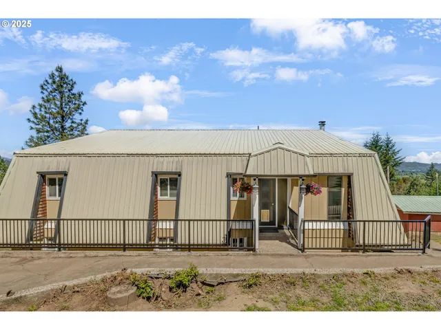$640,000 | 331 Hemlock Lane, Roseburg, OR 97471
