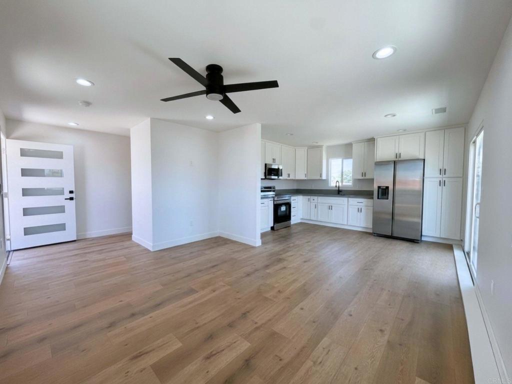 359 Cascade Road El Cajon, CA 92021 - Photo 11 of 22 Living room