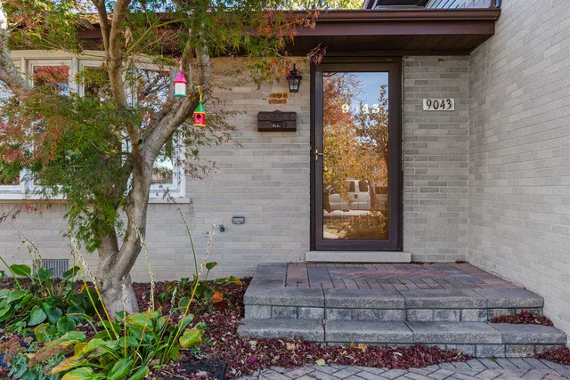 $510,000 | 9043 Oriole Avenue, Morton Grove, IL 60053