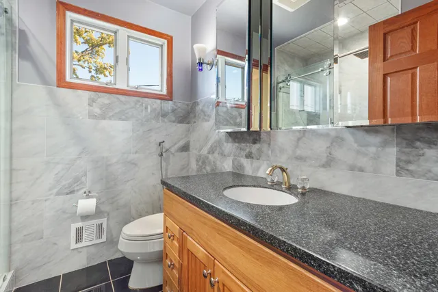 $510,000 | 9043 Oriole Avenue, Morton Grove, IL 60053