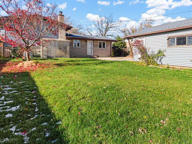 $510,000 | 9043 Oriole Avenue, Morton Grove, IL 60053