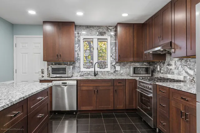 $510,000 | 9043 Oriole Avenue, Morton Grove, IL 60053