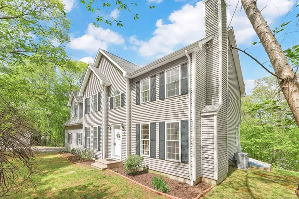 $619,900 | 9 A Alice Drive, Burlington, CT 06013