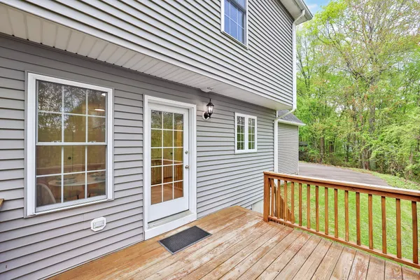 $619,900 | 9 A Alice Drive, Burlington, CT 06013