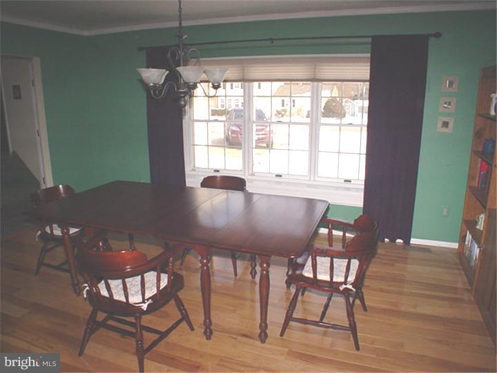 115 Burning Tree Road Deptford, NJ 08096 - Photo 5 of 25 Living Room