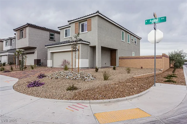 $2,645 | 8526 West Agate Avenue, Las Vegas, NV 89113