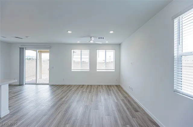 $2,645 | 8526 West Agate Avenue, Las Vegas, NV 89113