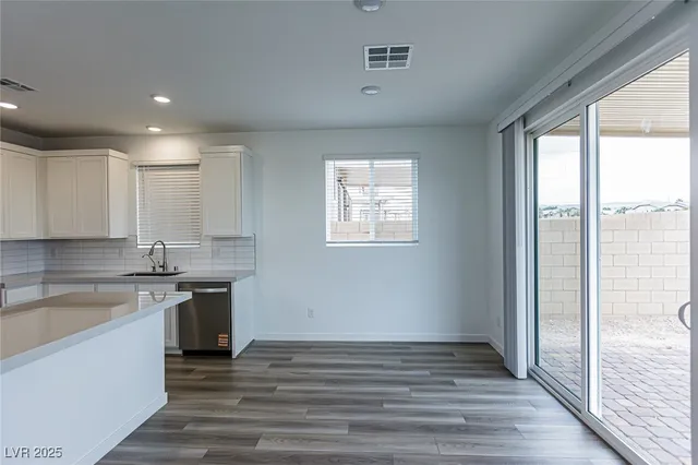 $2,645 | 8526 West Agate Avenue, Las Vegas, NV 89113