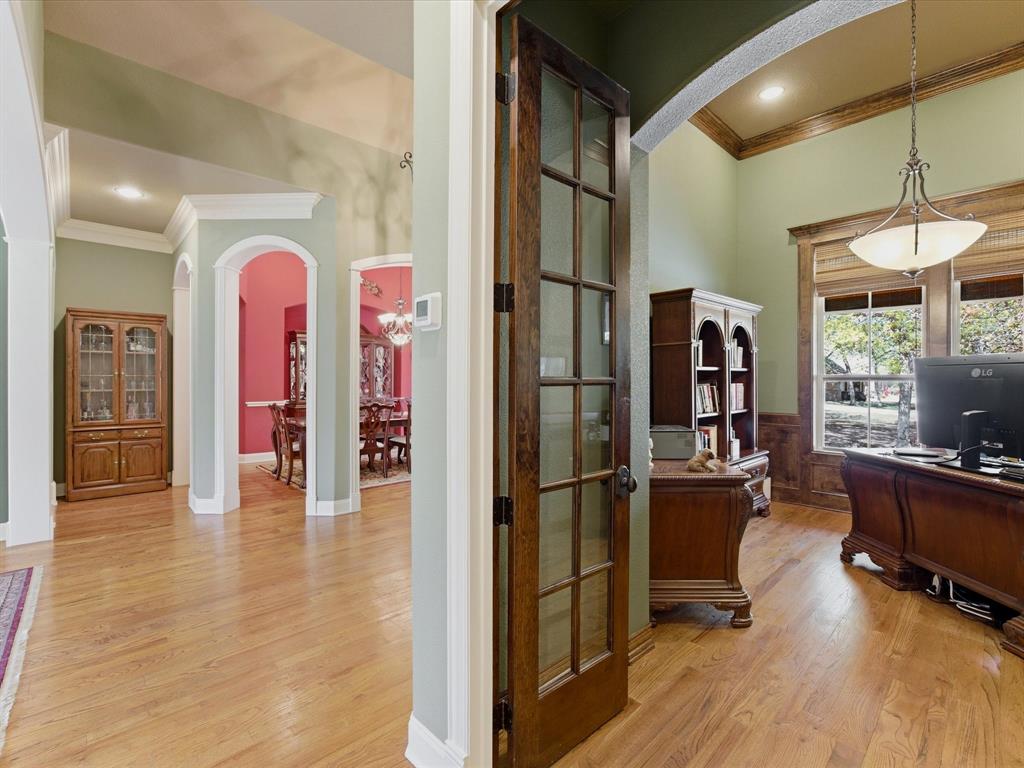 104 Lariat Court Azle, TX 76020 - Photo 11 of 37