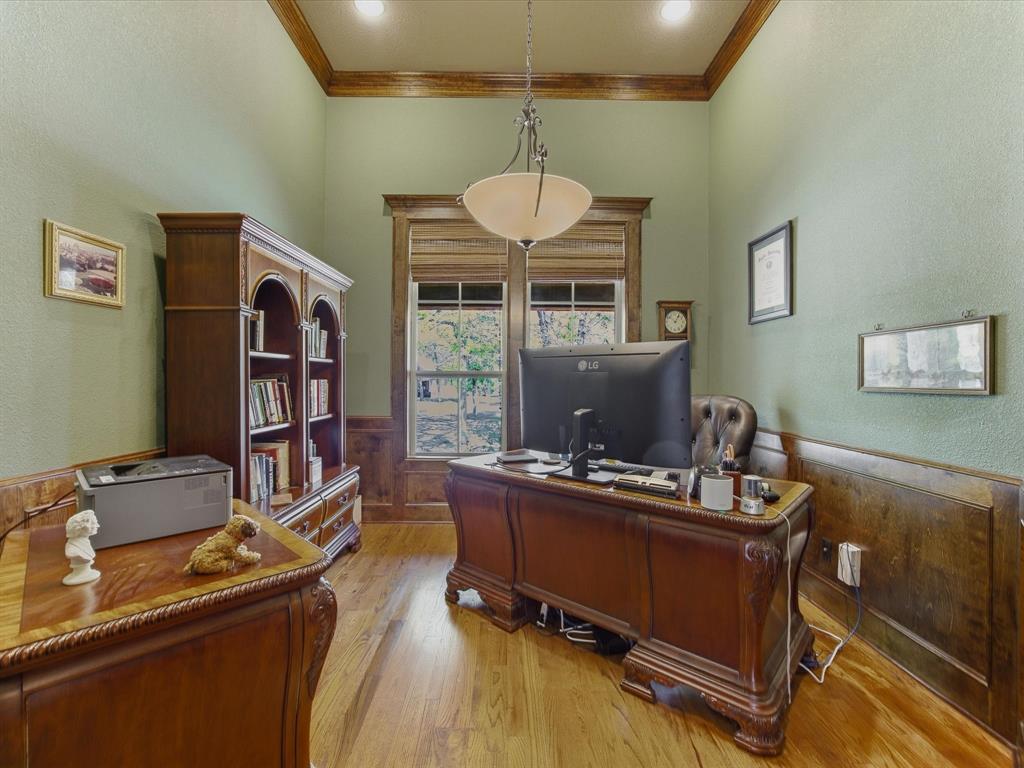 104 Lariat Court Azle, TX 76020 - Photo 12 of 37