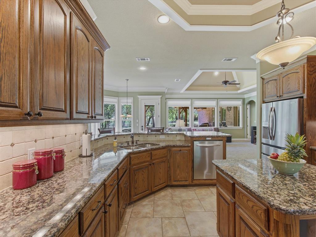 104 Lariat Court Azle, TX 76020 - Photo 19 of 37