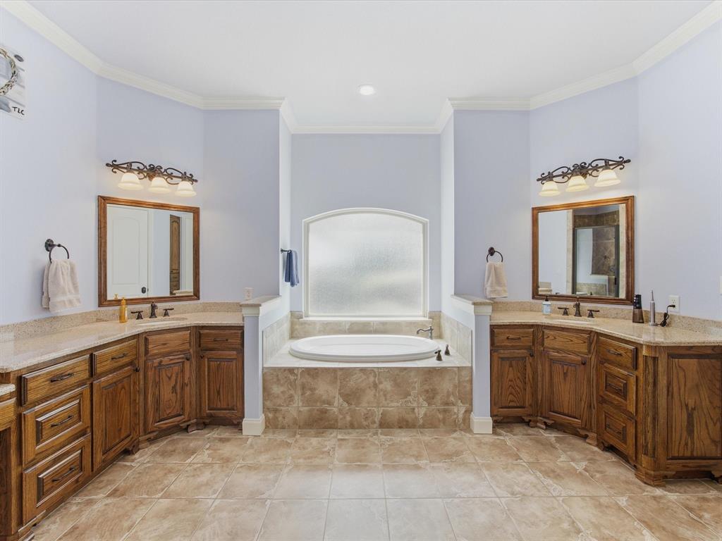 104 Lariat Court Azle, TX 76020 - Photo 23 of 37