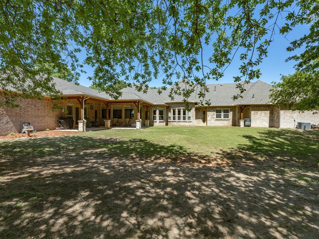 104 Lariat Court Azle, TX 76020 - Photo 32 of 37