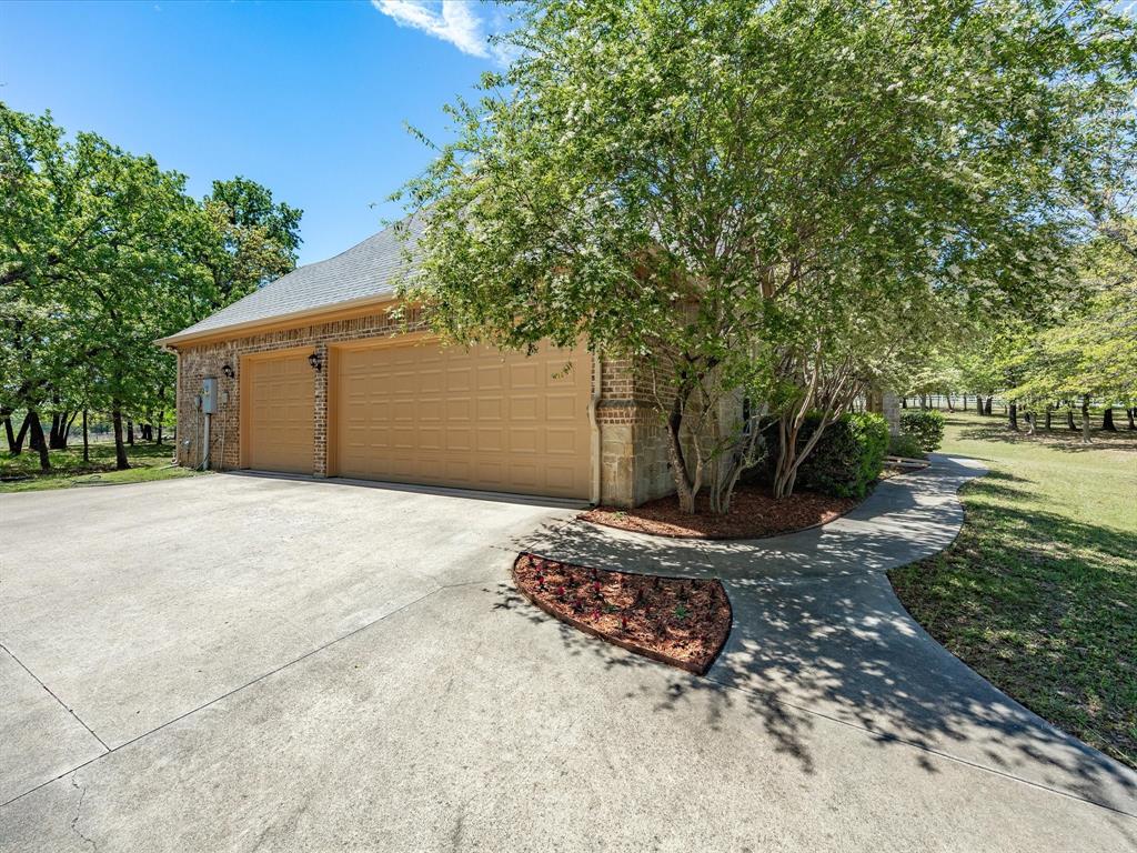 104 Lariat Court Azle, TX 76020 - Photo 33 of 37