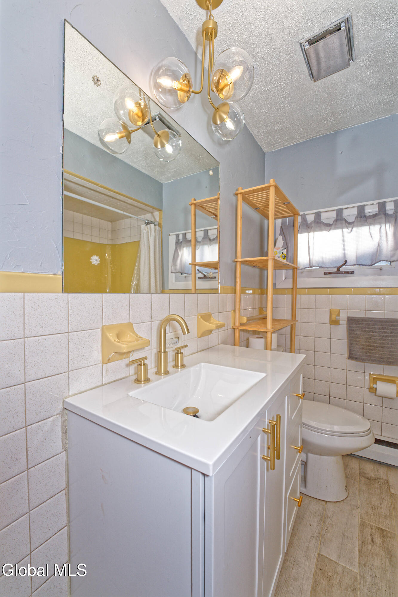2092 Chepstow Road Schenectady, NY 12303 - Photo 24 of 28 4 bathroom 1