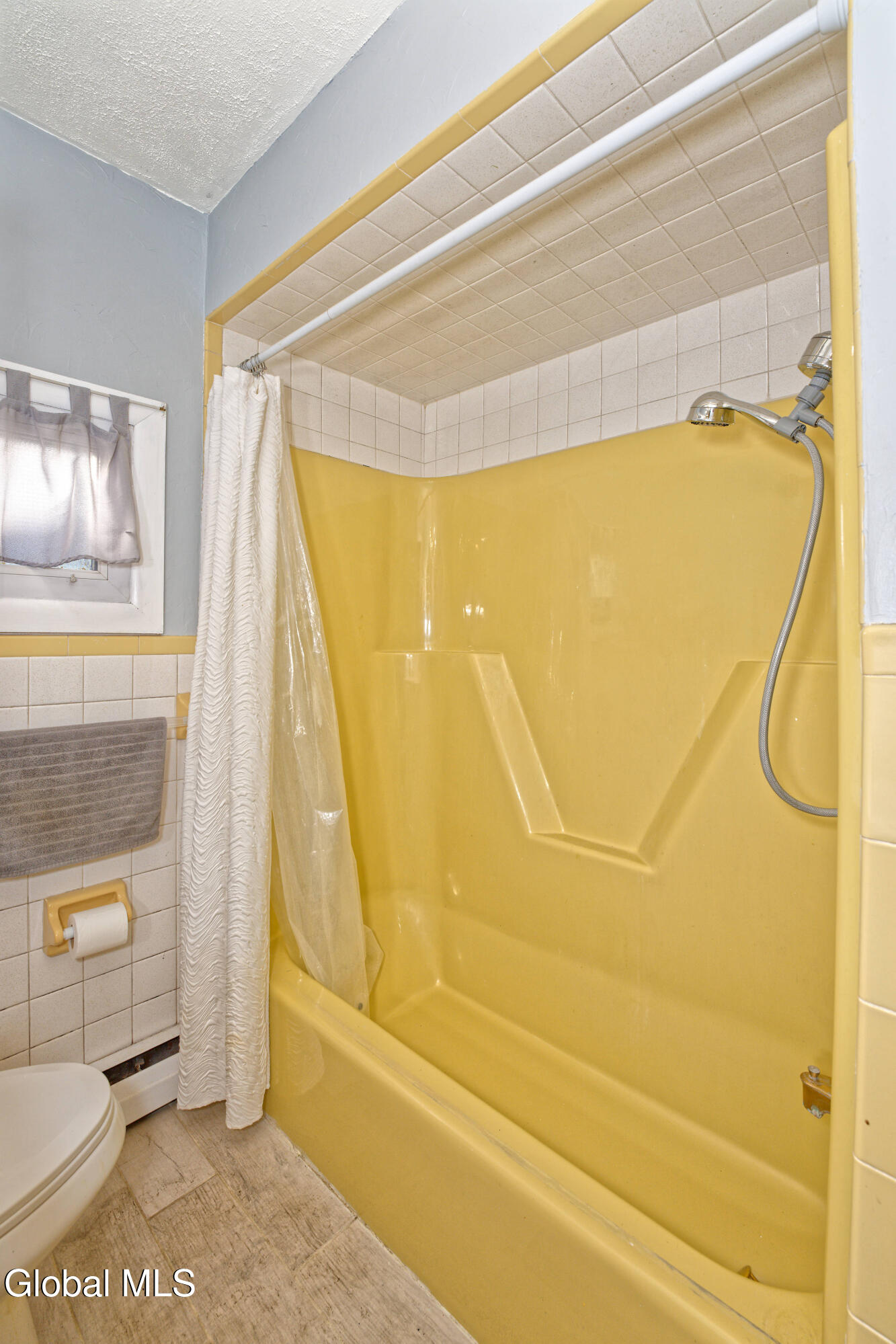 2092 Chepstow Road Schenectady, NY 12303 - Photo 25 of 28 4 bathroom 2