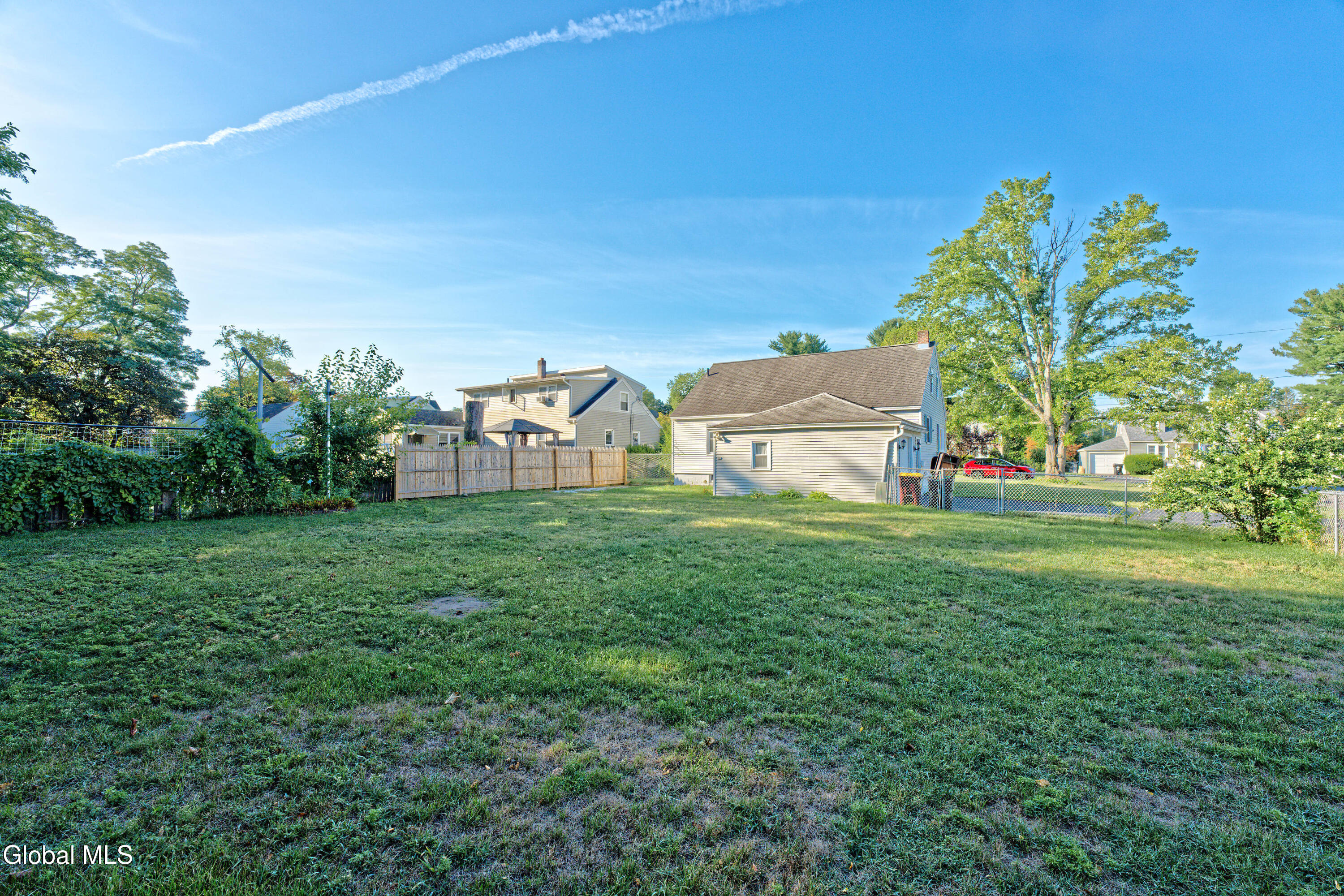2092 Chepstow Road Schenectady, NY 12303 - Photo 28 of 28 Yard 7