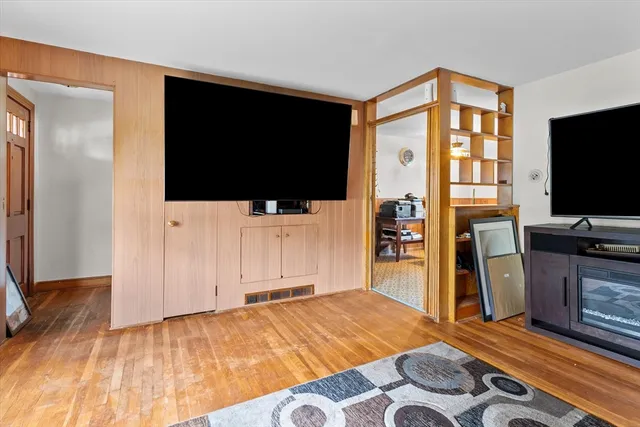 $589,000 | 26 East Dexter Avenue, Woburn, MA 01801