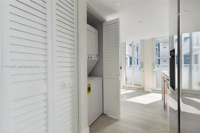 $2,950 | 7600 Collins Avenue, Unit 615, Miami Beach, FL 33141