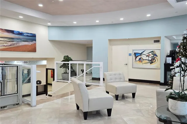 $2,950 | 7600 Collins Avenue, Unit 615, Miami Beach, FL 33141